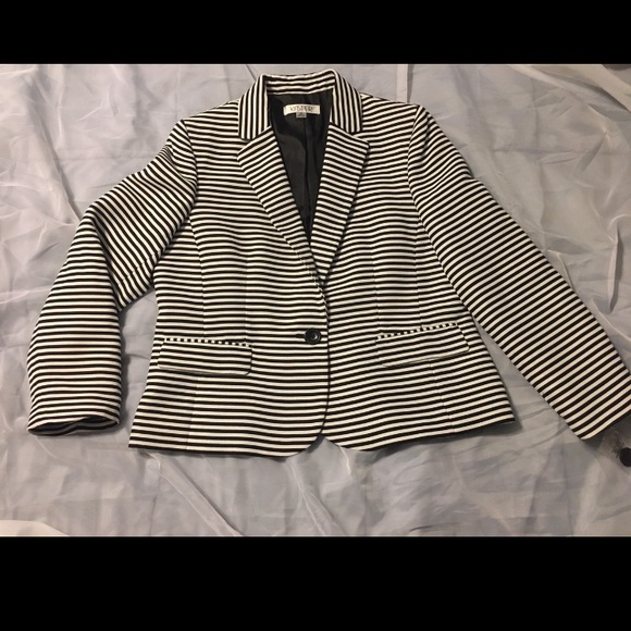 Kasper black and white stripe blazer 16 - Picture 2 of 12